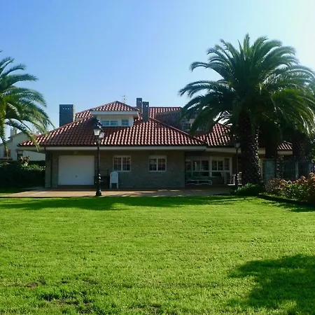 Holiday home Espectacular Chalet A 5 Minutos Caminando De La Playa